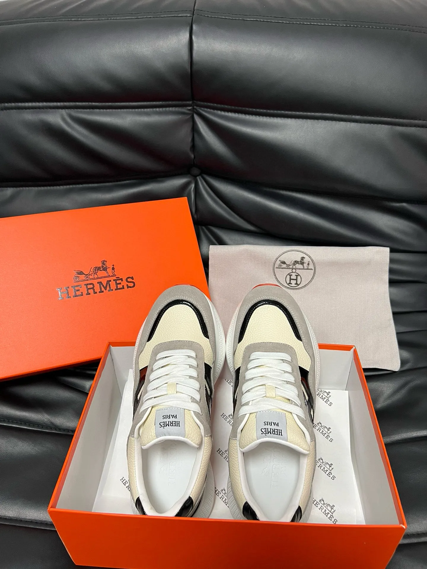 [HERMES] Hermès men's shoes 💰540💰 - High-end quality original order - Upper: 🔝 tumbled calfskin, suede calfskin, shoe body sewn with H pattern - Inner: water-dyed cowhide - Outsole: ultra-light T men's shoes 💰U foam rubber; two-color molded outsole - Super high quality control, fine workmanship: highlighted (high-end, luxury, grade) -Size : 39-44 (38, 45 can be customized)